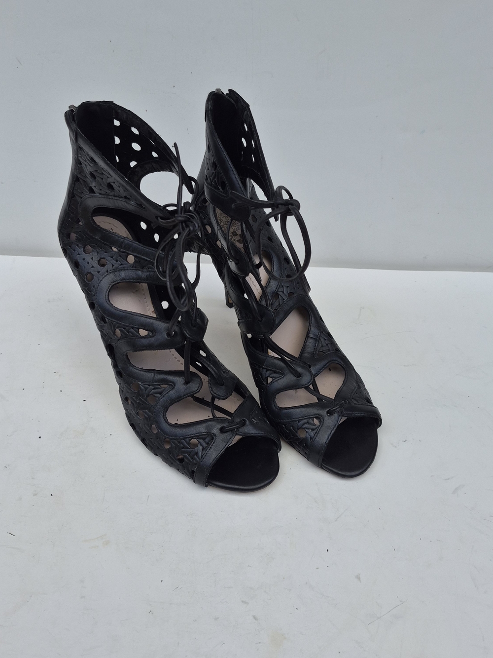 Vince Camuto Black Leather Cutout Lace-Up Gladiator Peep-Toe Heels - 8.5